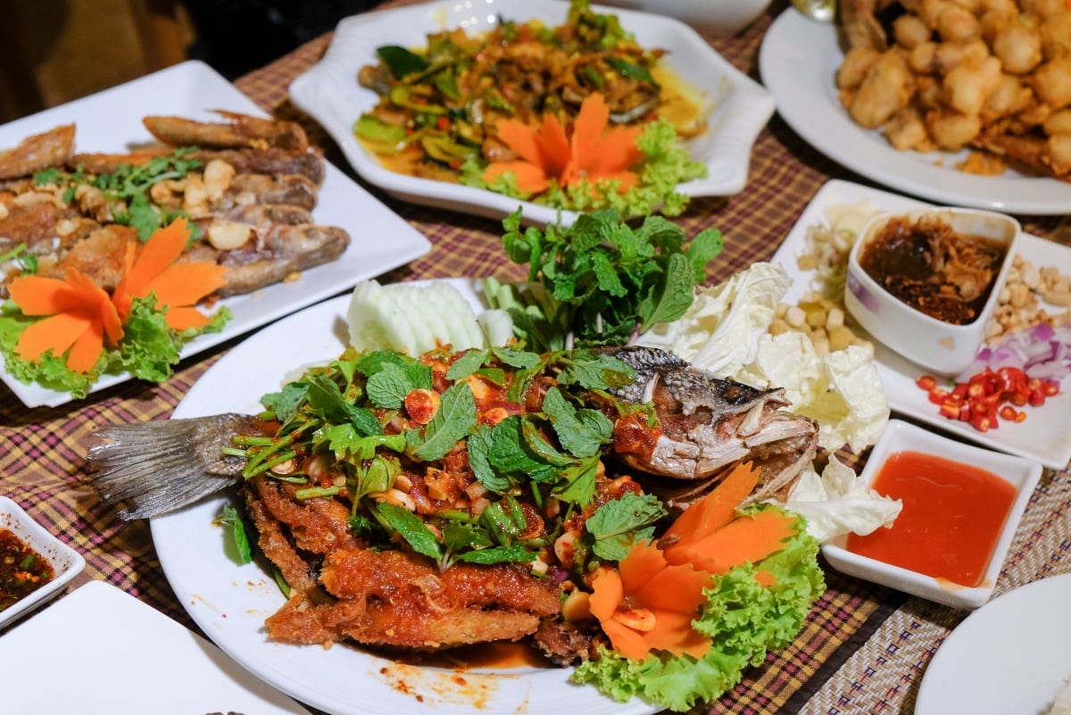 review great fish menu 5 restaurants nakhon phanom isan thailand 91