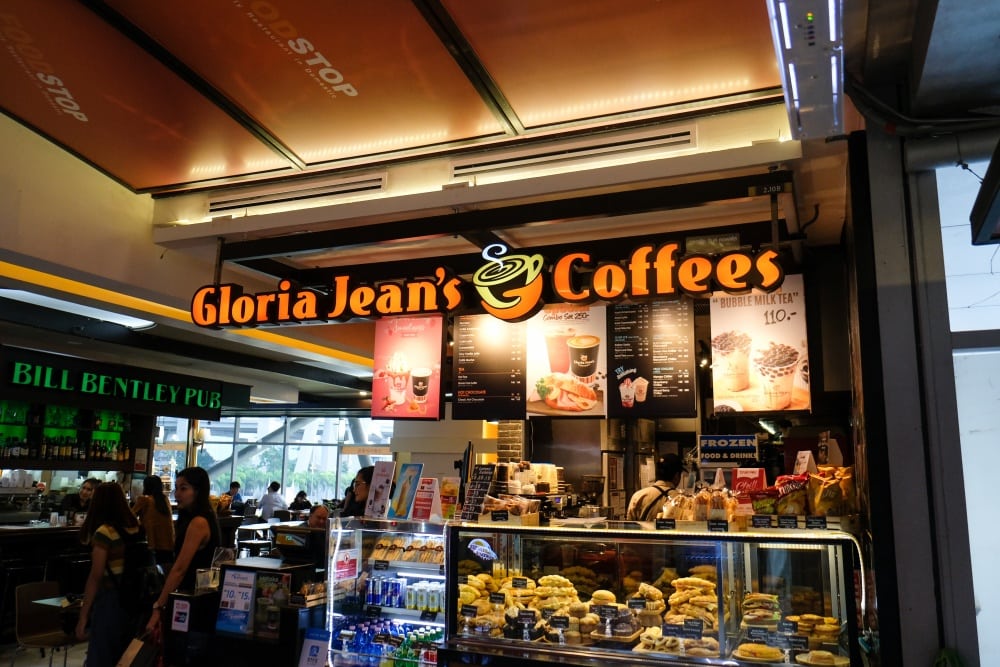 Gloria Jeans Coffees 13