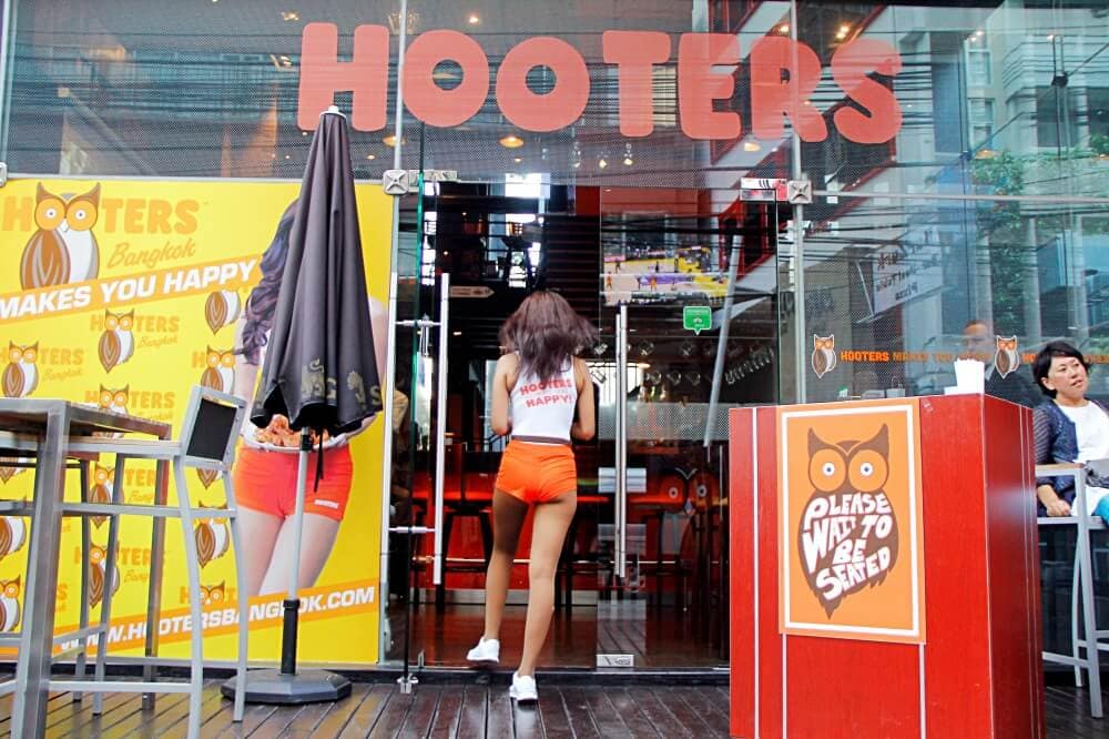 review-hooters-thailand-bangkok-7