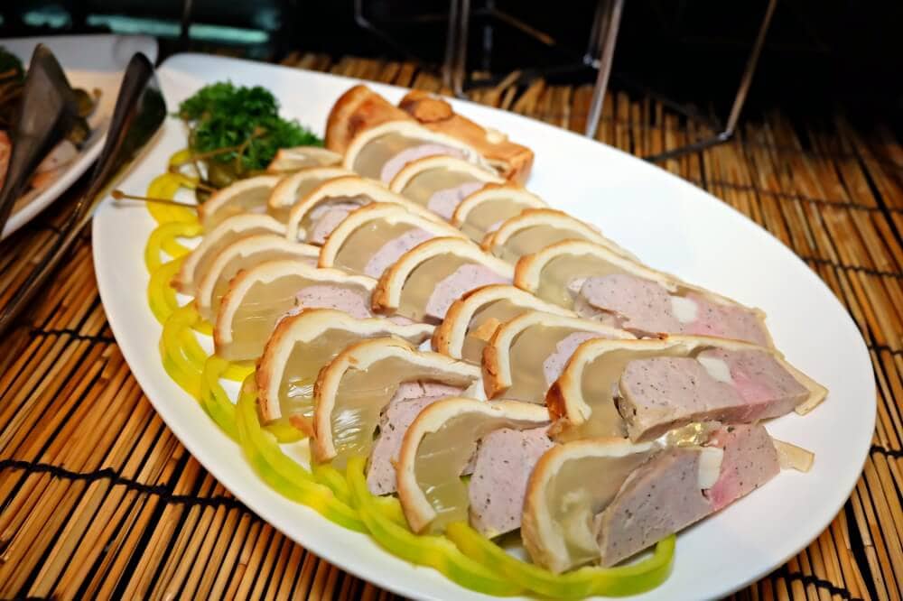 review-landmark-bangkok-roasted-buffet-huntsman-pub25